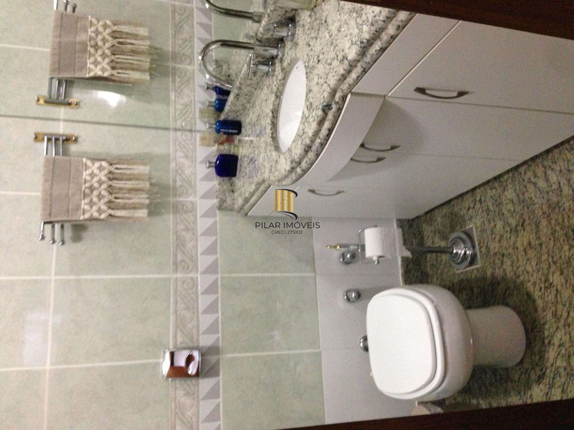 Casa de Condomínio 6 dormitórios no bairro Três Figueiras