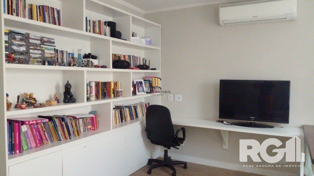 Casa 3 dormitórios no bairro Sarandi