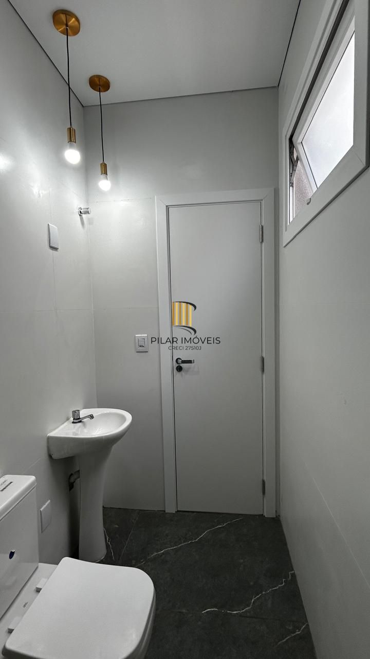Casa de Condomínio 3 dormitórios no bairro Sans Souci