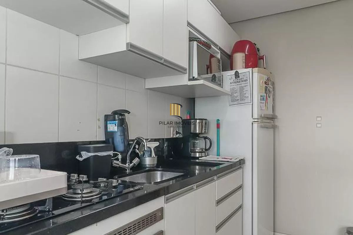 Mobiliado 2 dorm,1 suíte e vaga coberta - Ary Tarrago