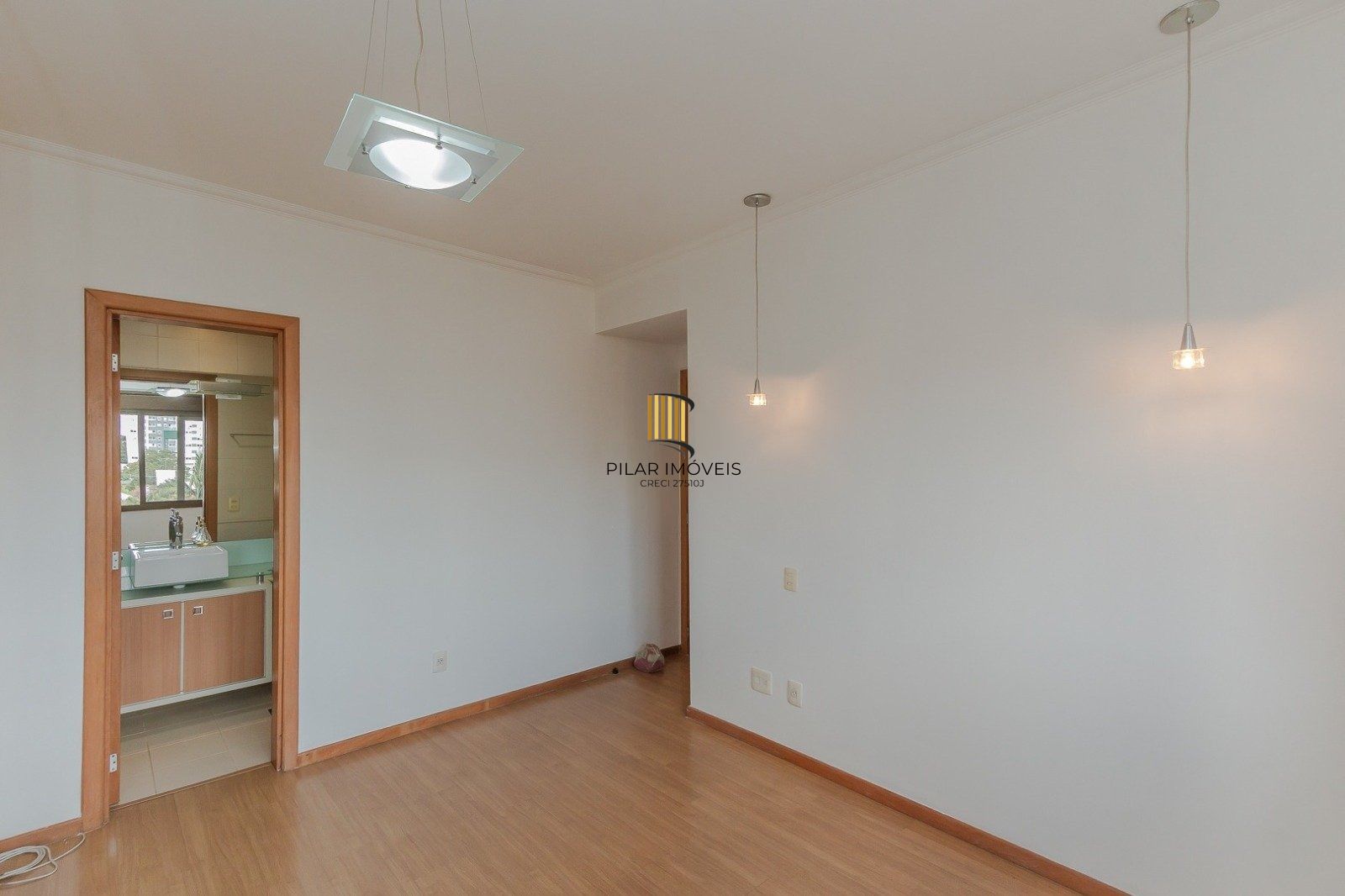 Apartamento de 4 dormitórios, sacada fechada com churrasqueira -Av. Panamericana