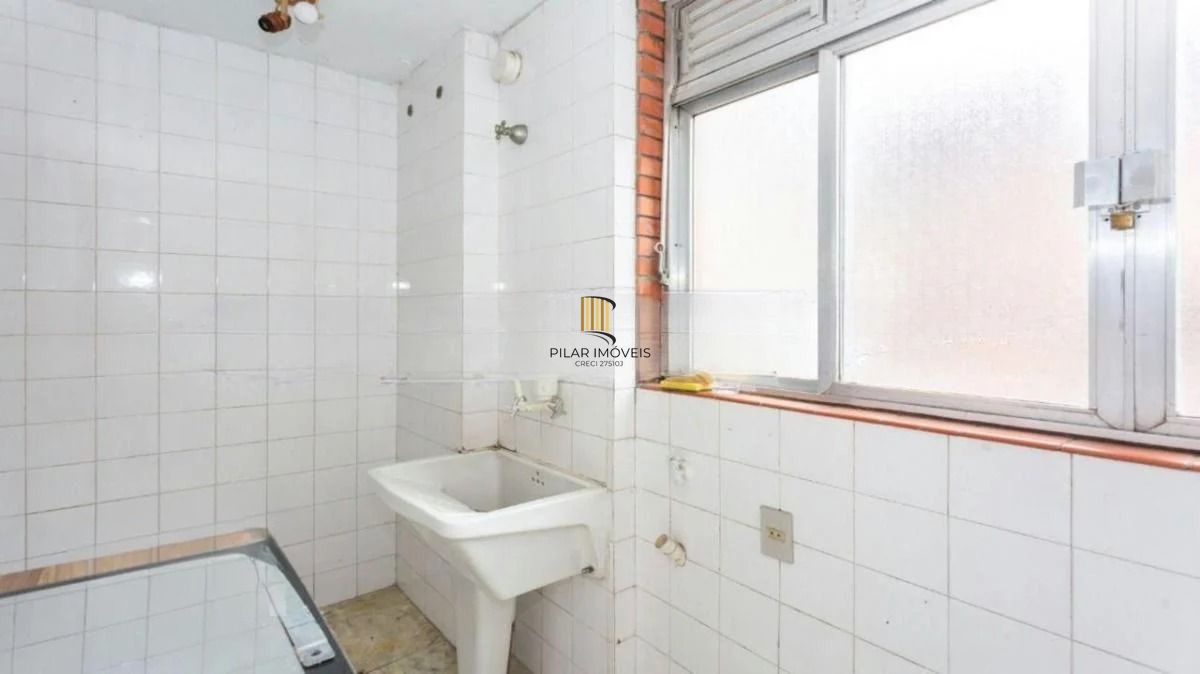 Valor abaixo do mercado  com 3 dormitórios, 1 vaga e elevador,  Floresta