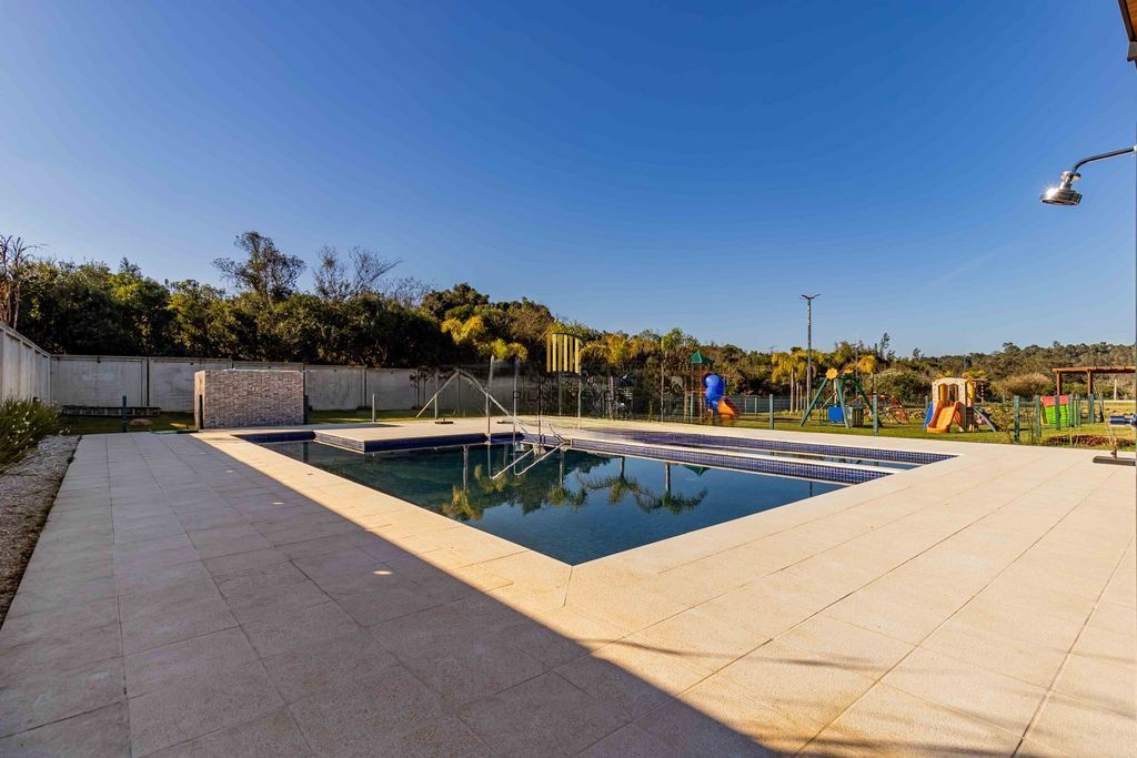 Casa em condomínio com 3 dormitórios 2 suíte 2 vagas.