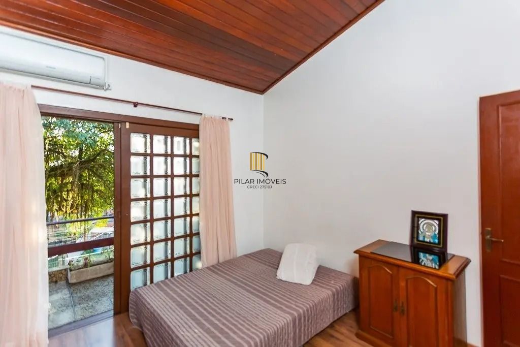 Casa espaçosa com 6 dormitórios e vista incrível no Cristo Redentor
