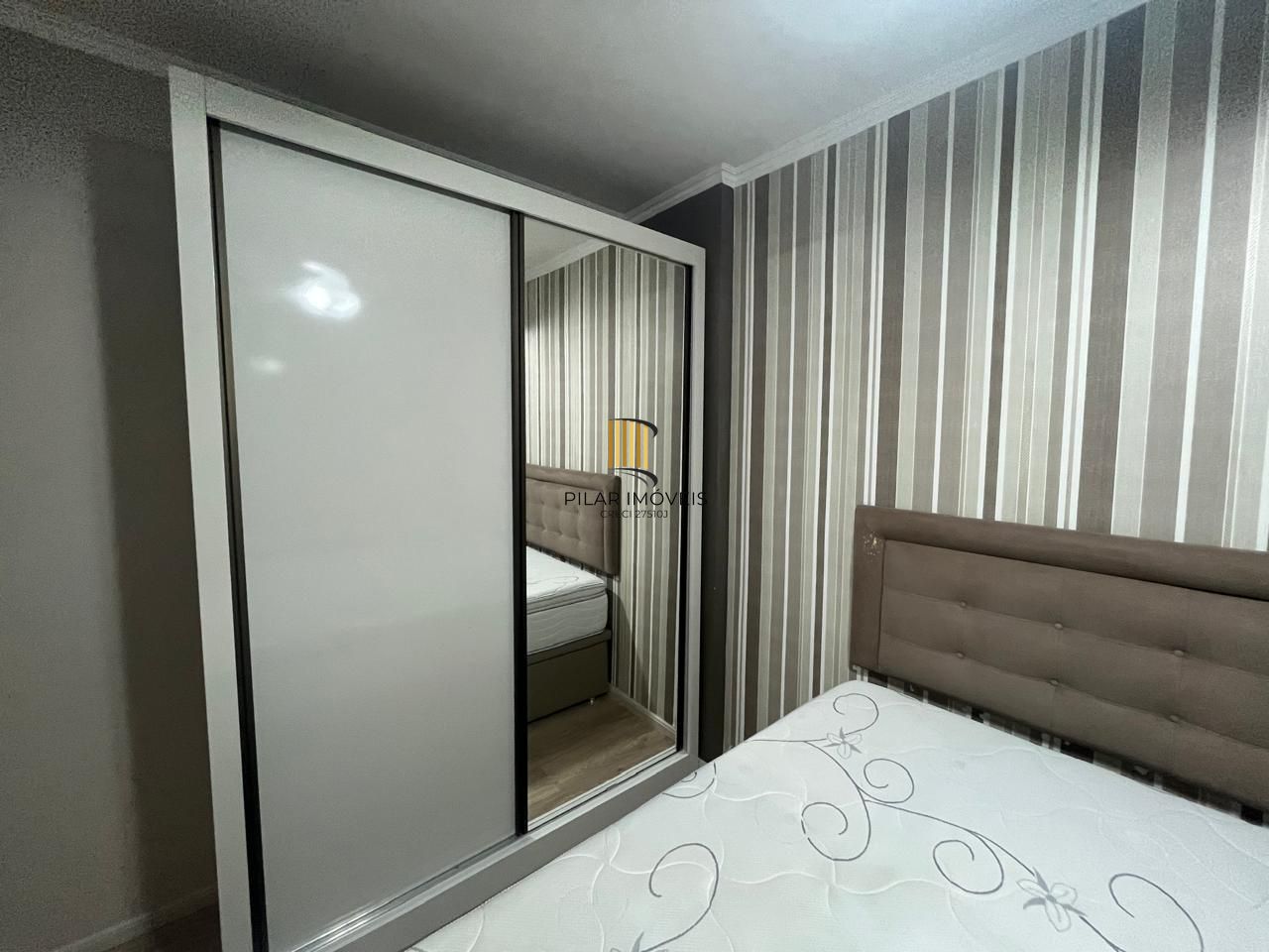 Apartamento Semimobiliado 2 dormitórios 1 vaga coberta - Passo da Areia