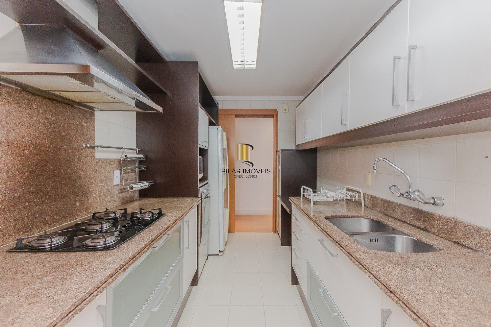 Apartamento de 4 dormitórios, sacada fechada com churrasqueira -Av. Panamericana