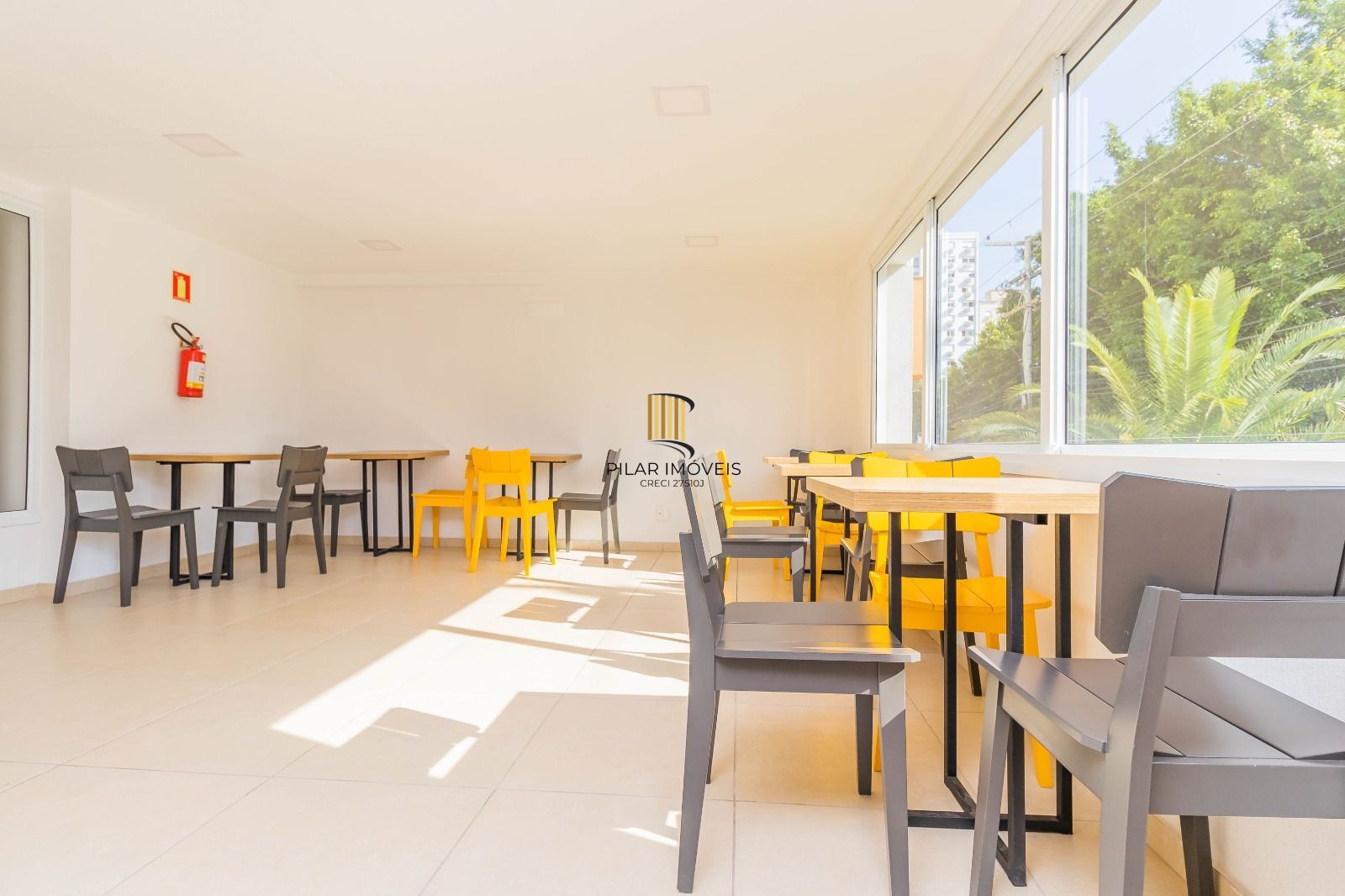 Apartamento 2 dormitórios no bairro Passo da Areia