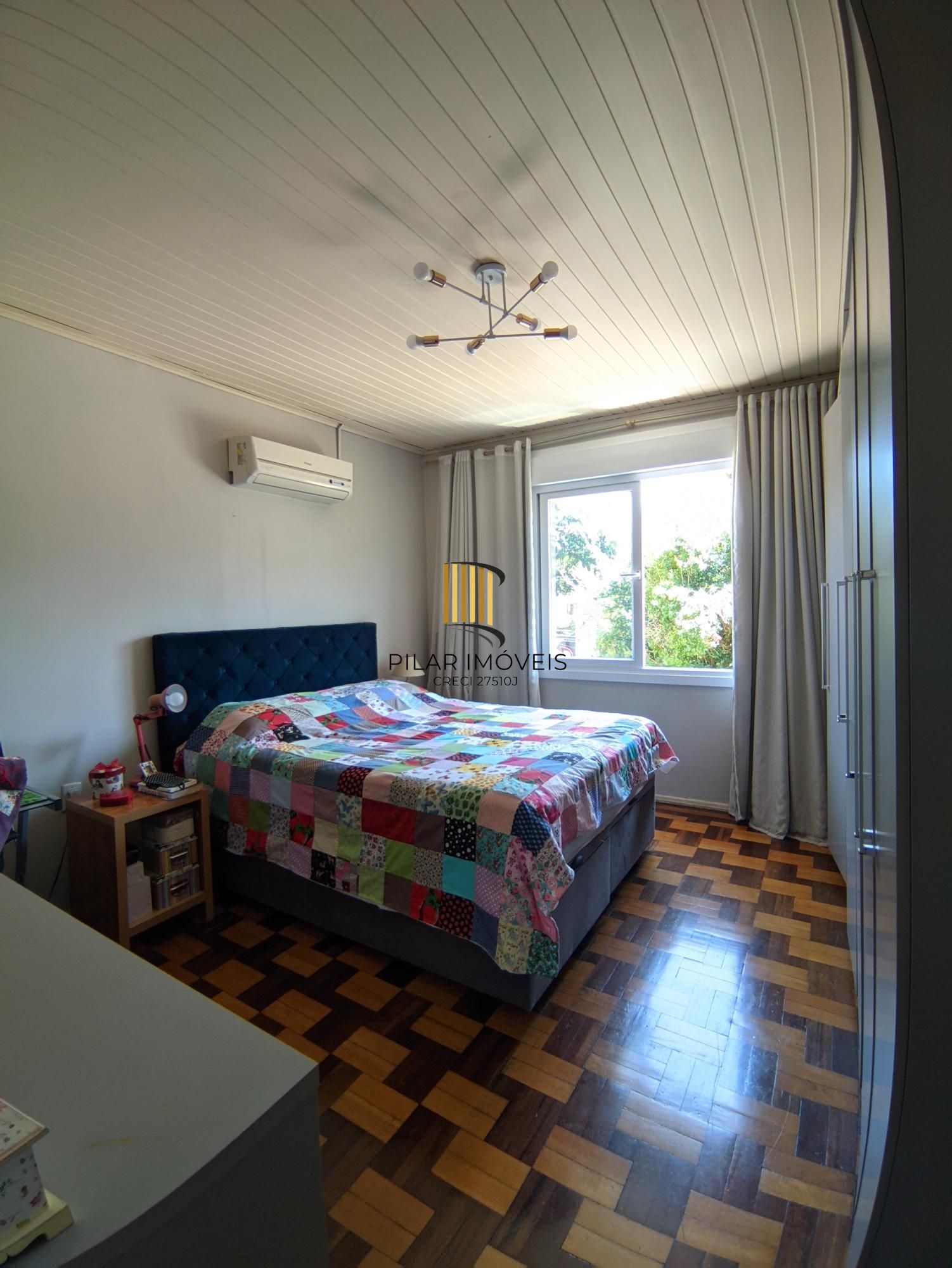 Casa com 3 Dormitórios, sacada e churrasqueira, no Bairro São João