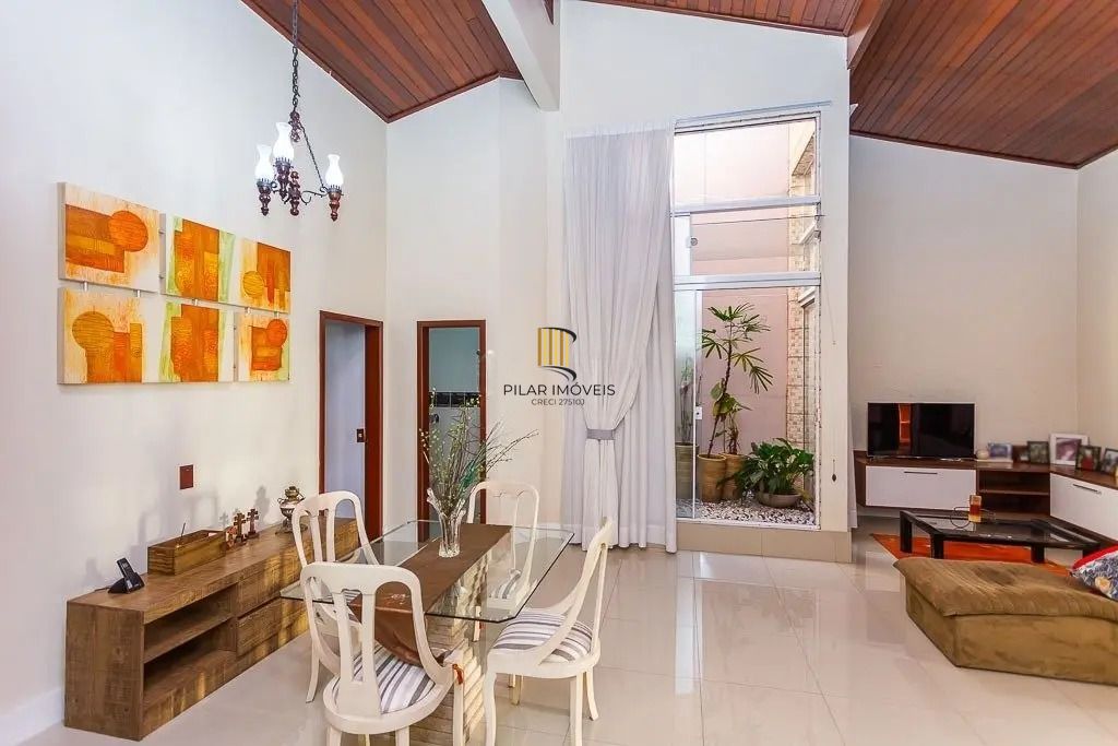 Casa espaçosa com 6 dormitórios e vista incrível no Cristo Redentor