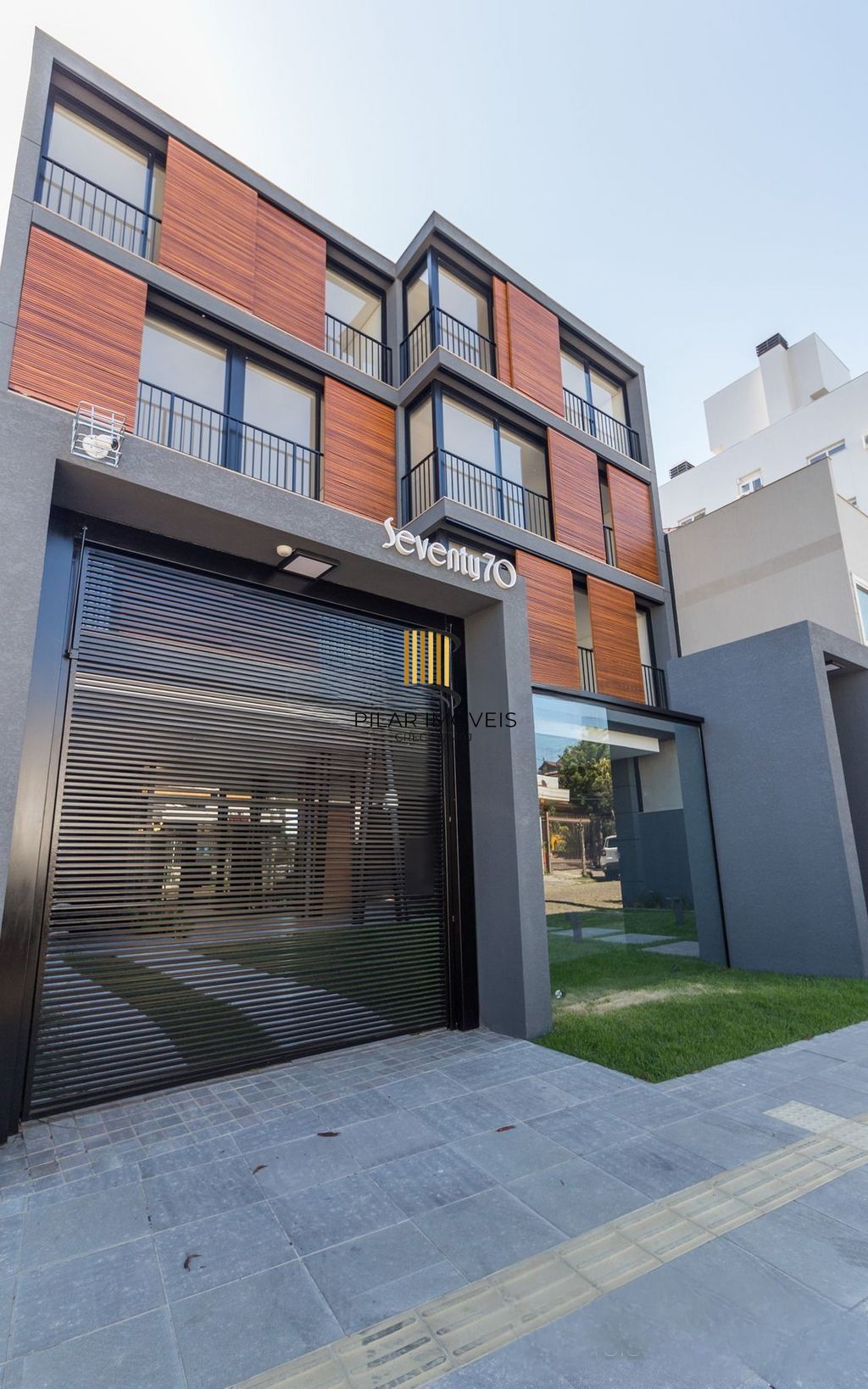 Apartamento único com 3 suítes e 4 vagas no Jardim Lindóia