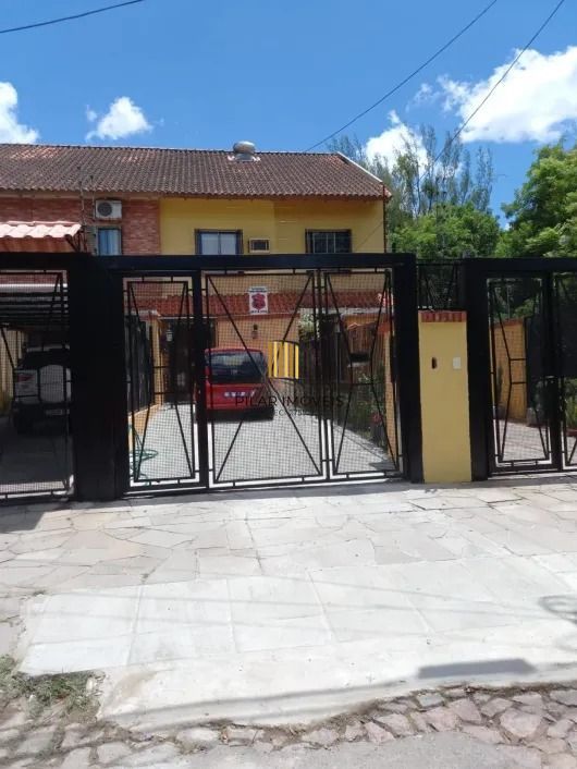 Casa de 3 Andares com Pátio e Churrasqueira Próxima ao Bourbon Country