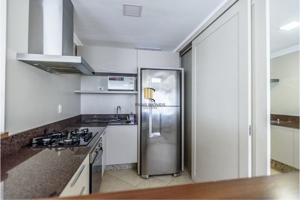 Apartamento reformado 3 dormitórios com vista aberta no Mont Serrat