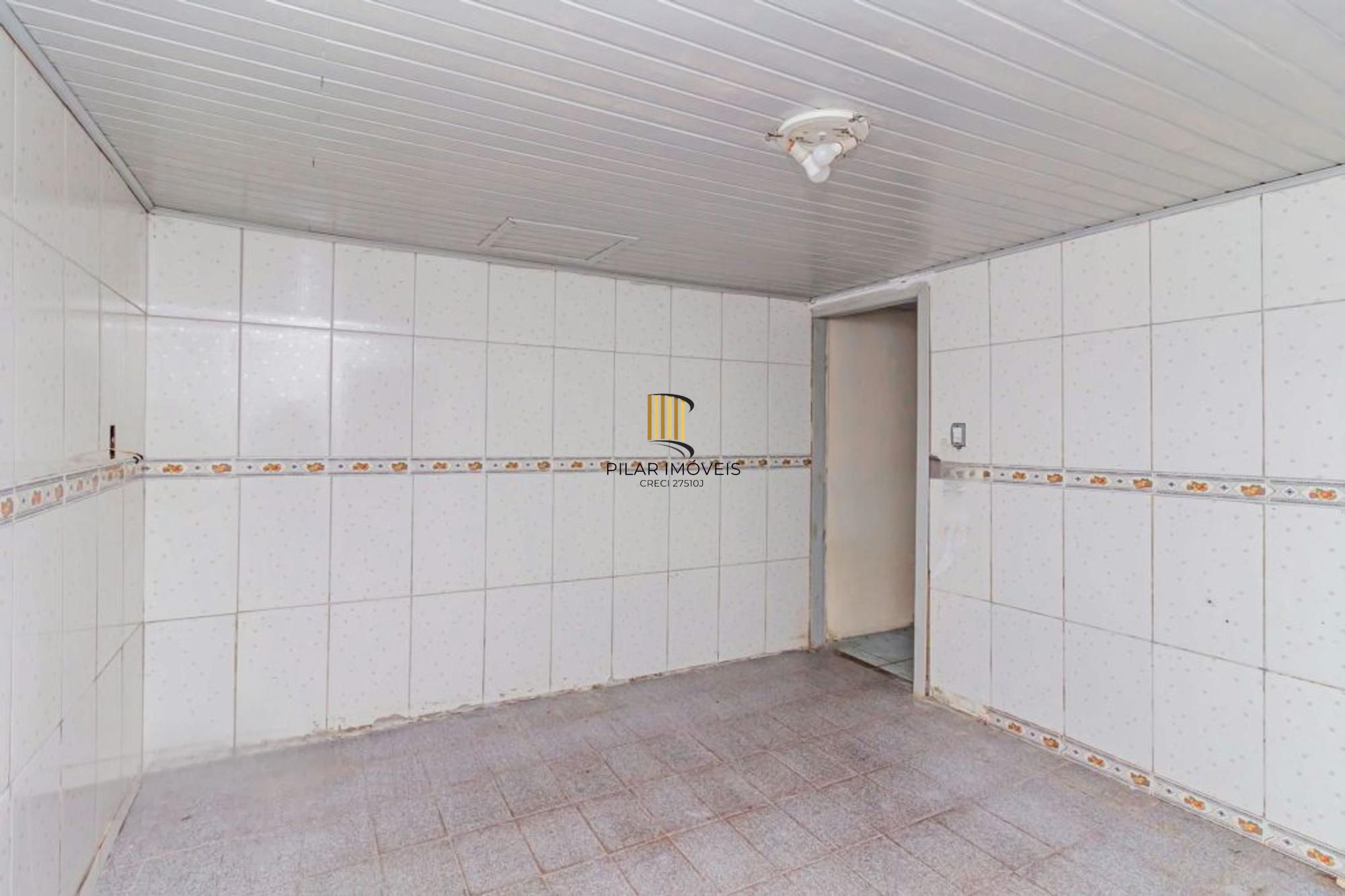 Casa 2 dormitórios no bairro Farrapos