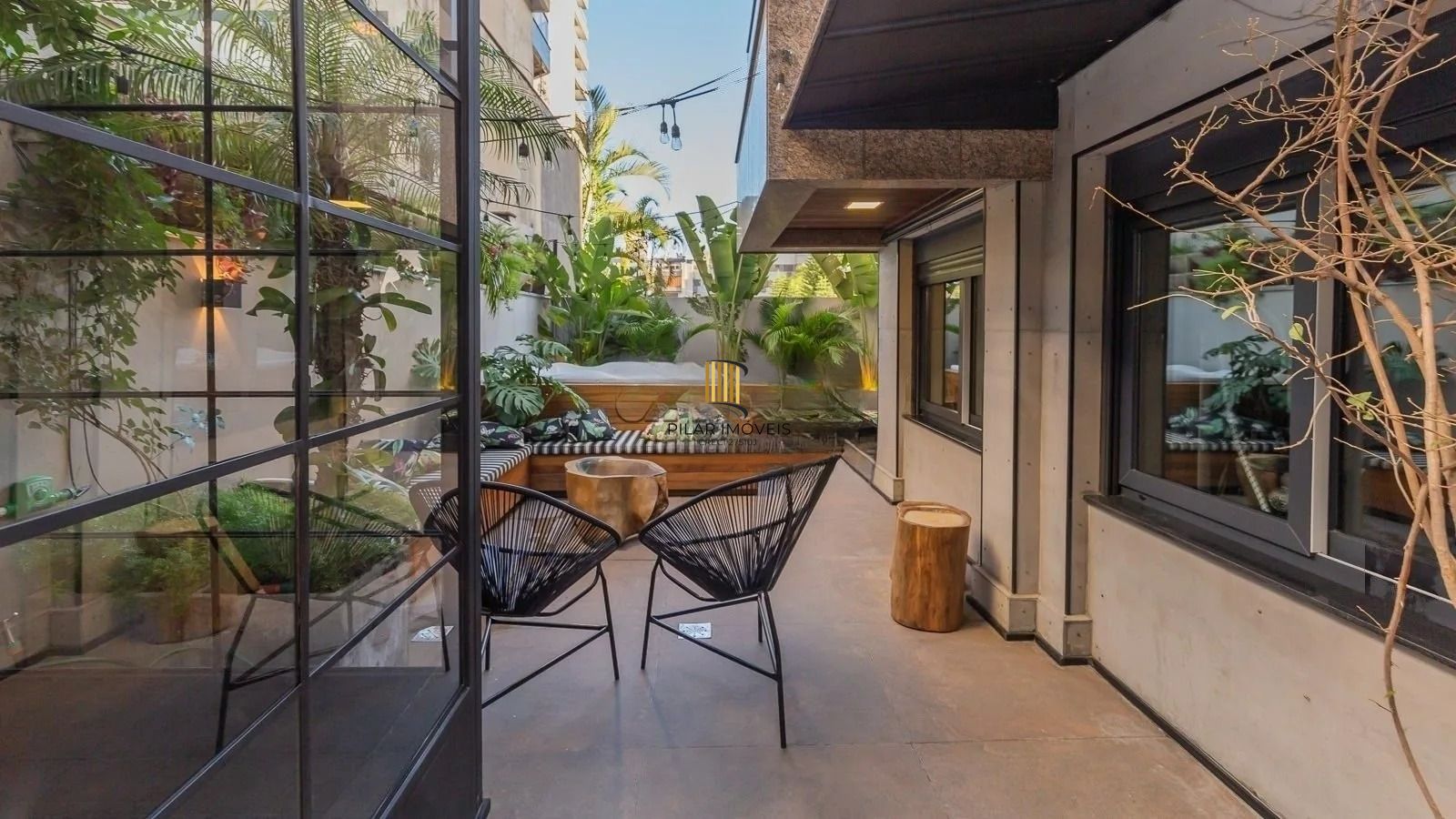 Apartamento Garden 2 quartos, 1 suíte, 2 vagas, no bairro Petrópolis em Porto Alegre - Pilar Imóveis