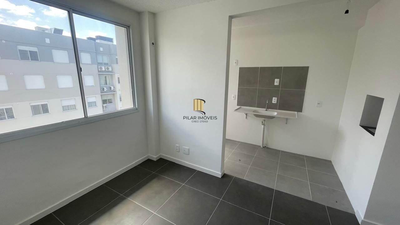 Apartamento de 2 dormitórios, 1 vaga coberta