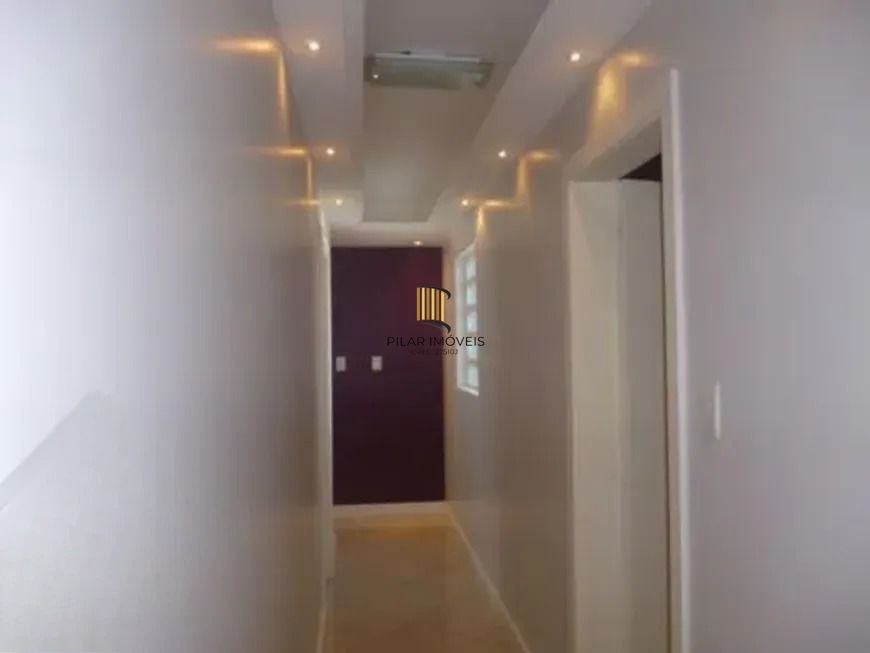 Casa térrea com 3 dormitórios, suíte e 3 vagas.