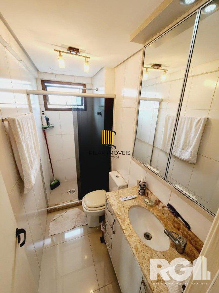 Apartamento todo Mobiliado com 2 dormitórios,  Boulevard Assis Brasil.