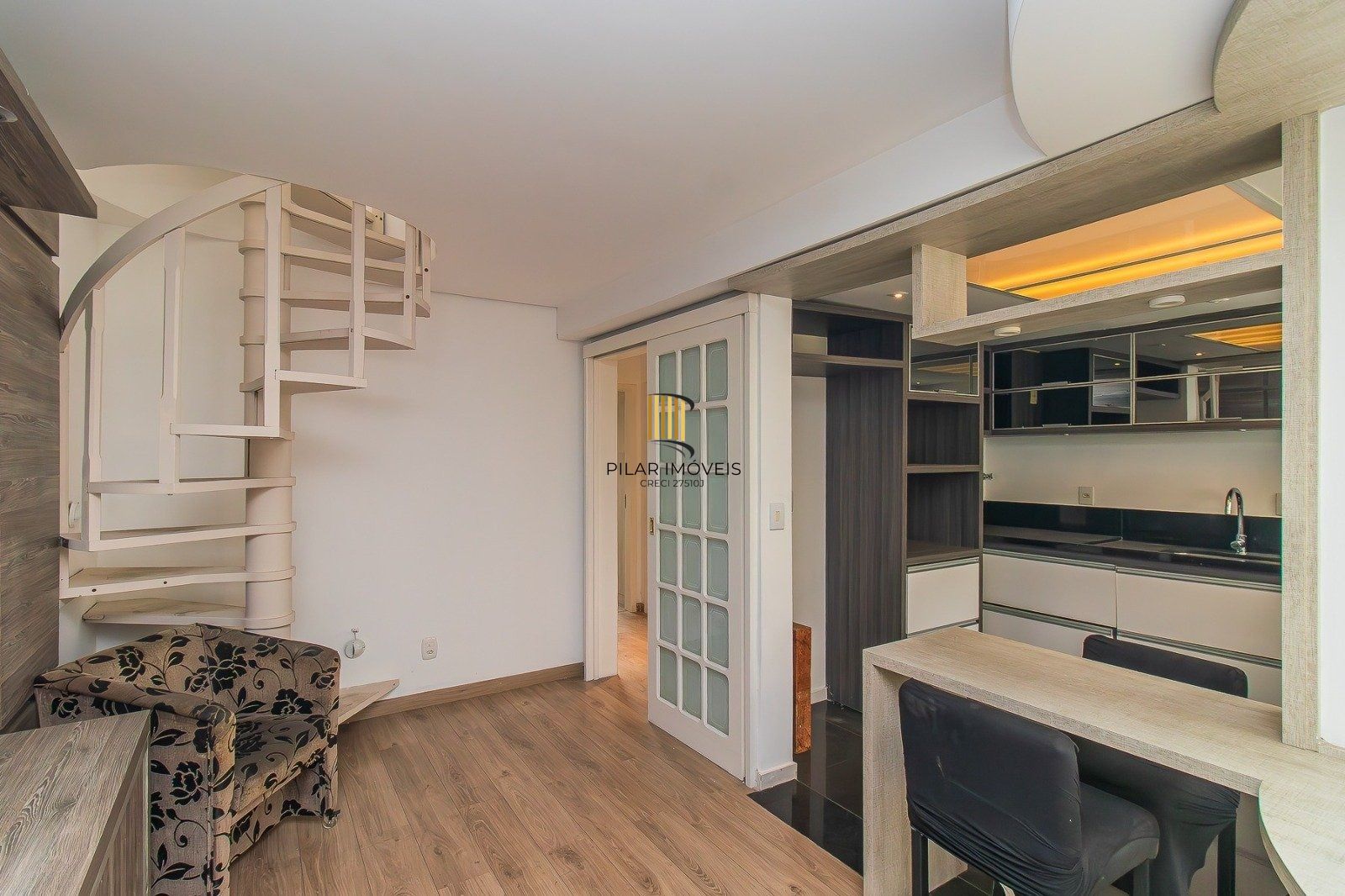 Cobertura com 2 Quartos no  Bairro Chácara das Pedras em Porto Alegre