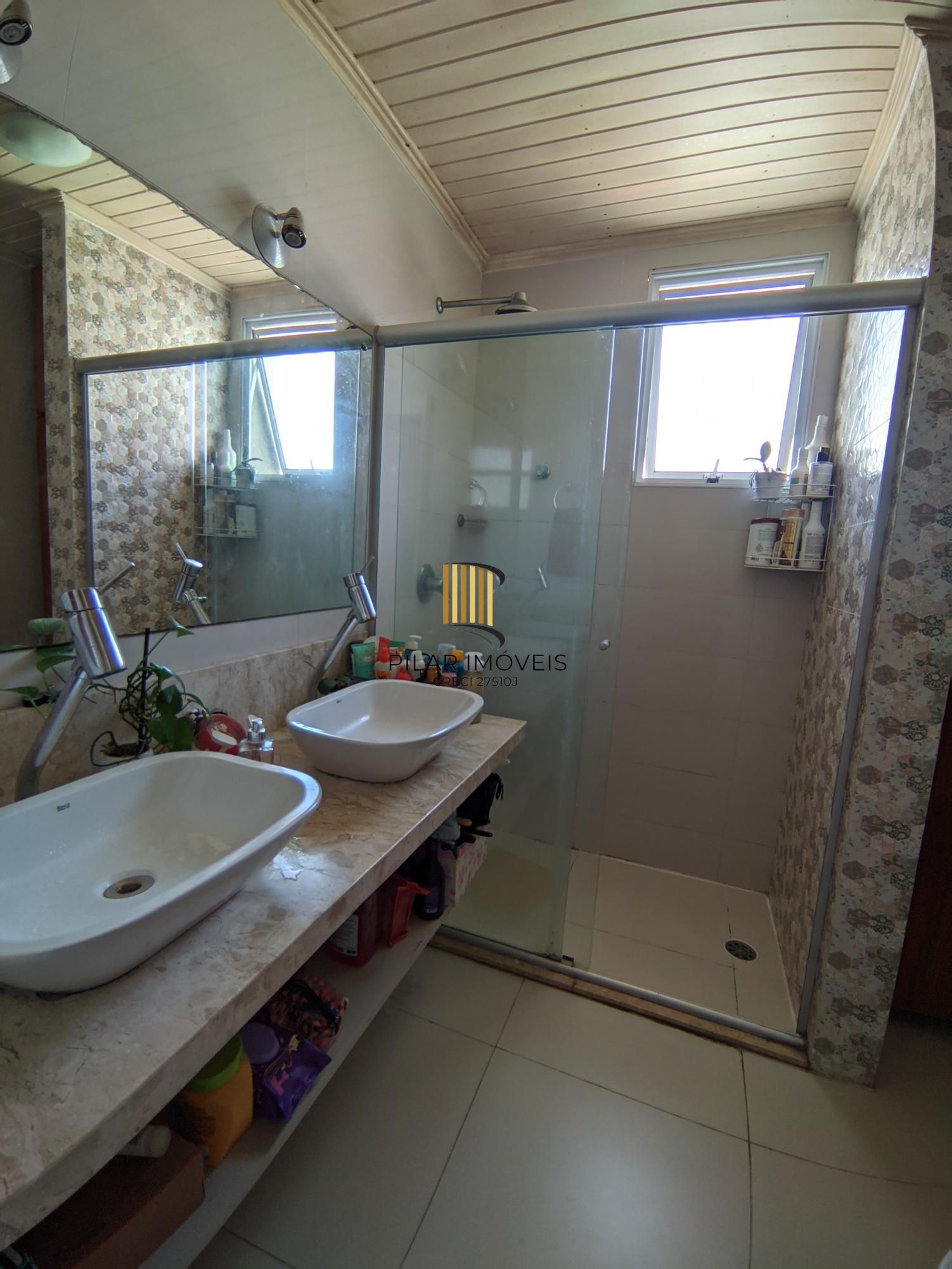 Casa com 3 Dormitórios, sacada e churrasqueira, no Bairro São João