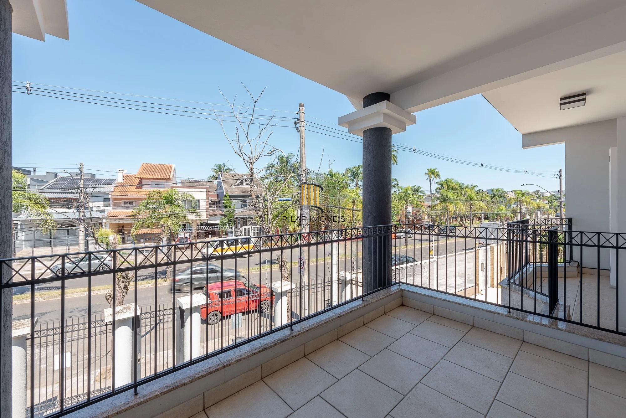 Casa alto padrão com 473m², piscina e 3 suítes no Ecoville – POA