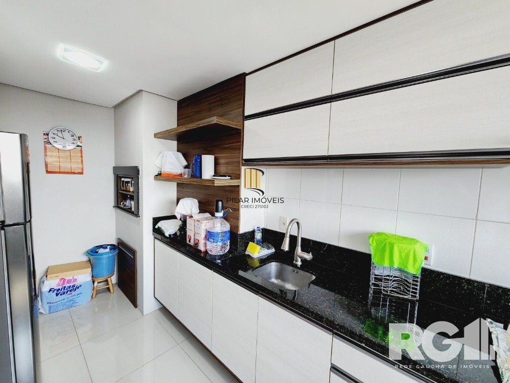Apartamento todo Mobiliado com 2 dormitórios,  Boulevard Assis Brasil.