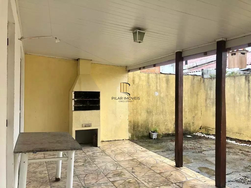 Casa em Condomínio com 2 dormitórios, suíte e 2 vagas, infraestrutura completa.