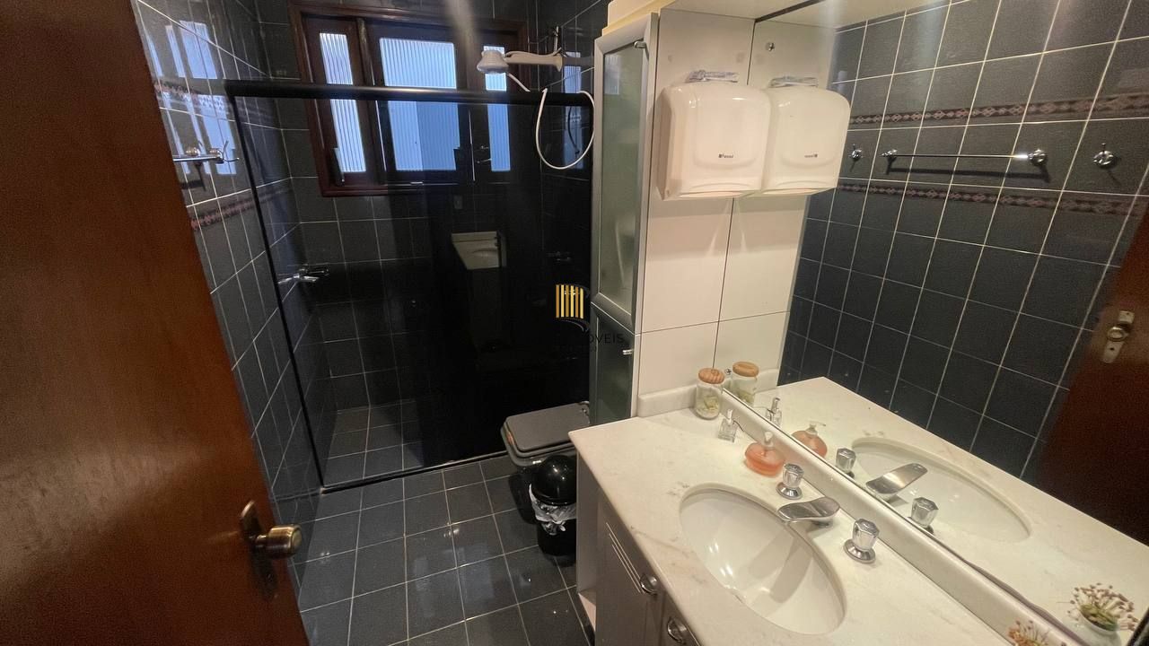Casa 4 dormitórios no bairro Jardim Itu