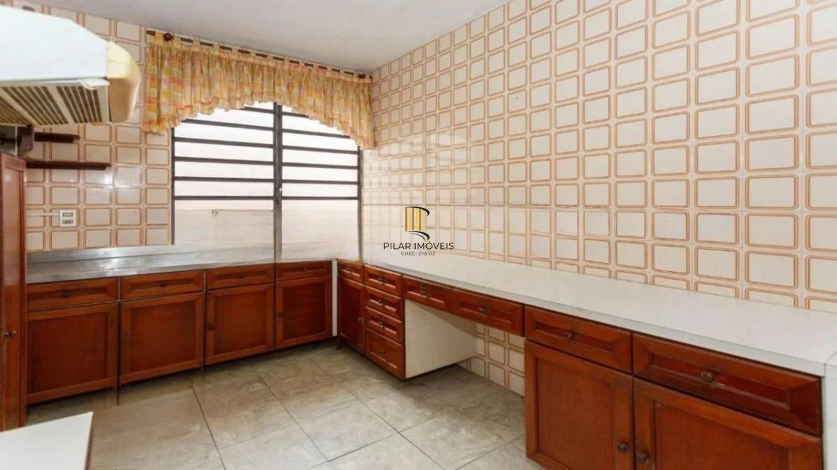 Valor abaixo do mercado  com 3 dormitórios, 1 vaga e elevador,  Floresta