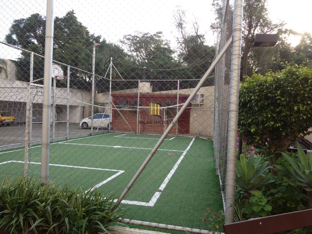 Apartamento com sacada e churrasqueira com 2 quartos e 52m²  privativos no Bairro Sarandi, Porto Alegre.