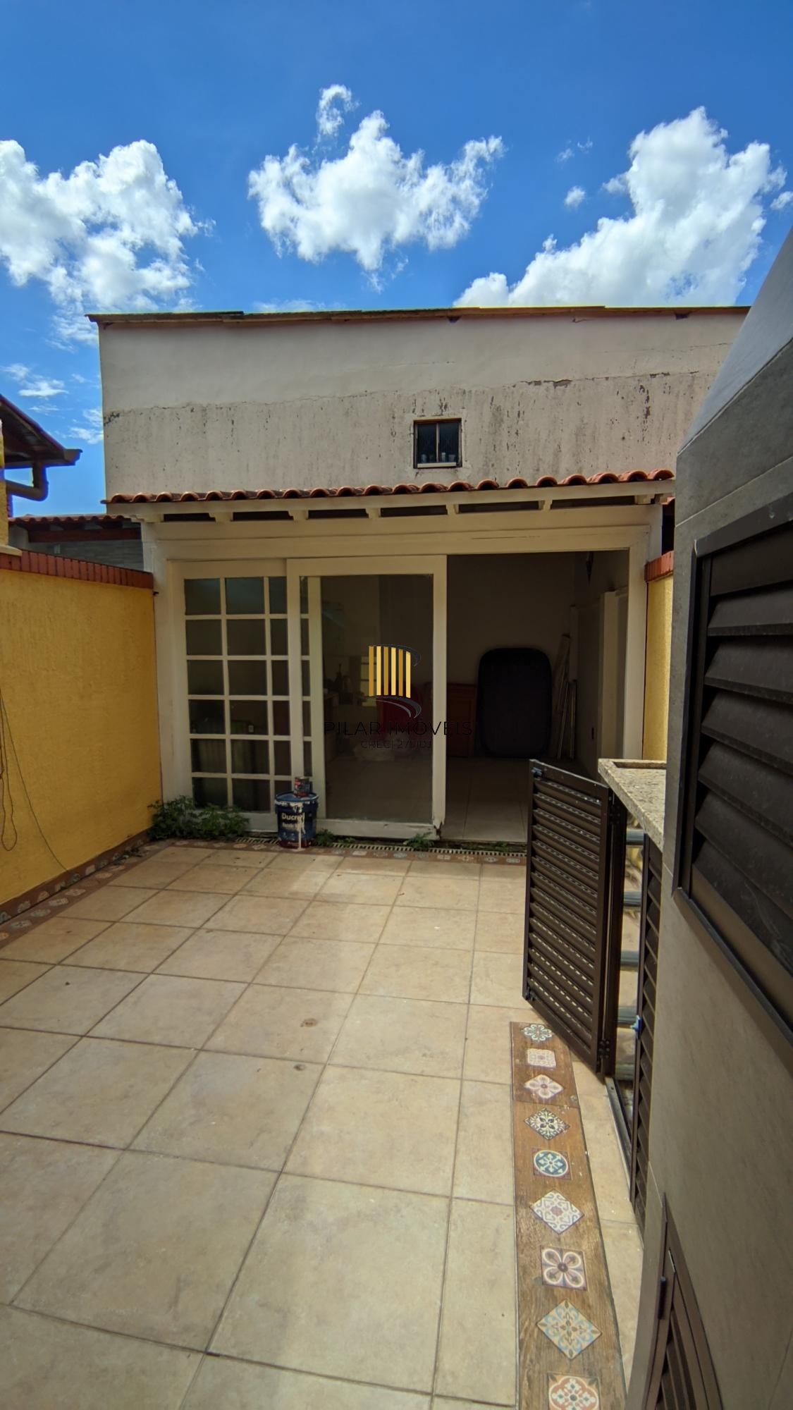 Casa de 3 Andares com Pátio e Churrasqueira Próxima ao Bourbon Country