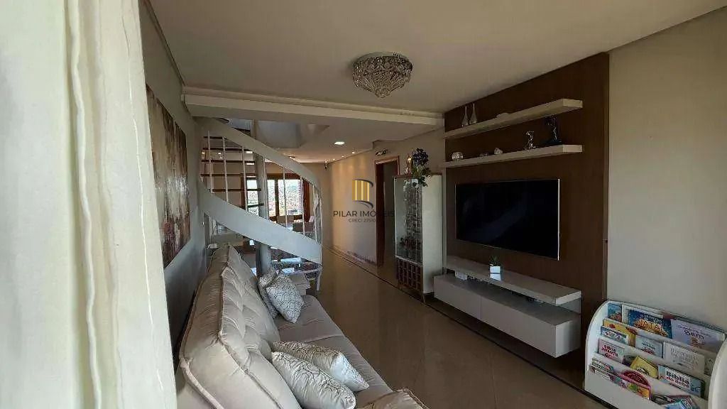 Cobertura com 4 dormitórios, 2 suítes, lavabo e 3 vagas de garagem.