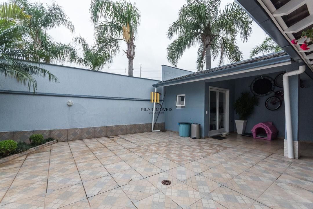 Casa com 3 dormitórios, 01 suíte, 03 vagas