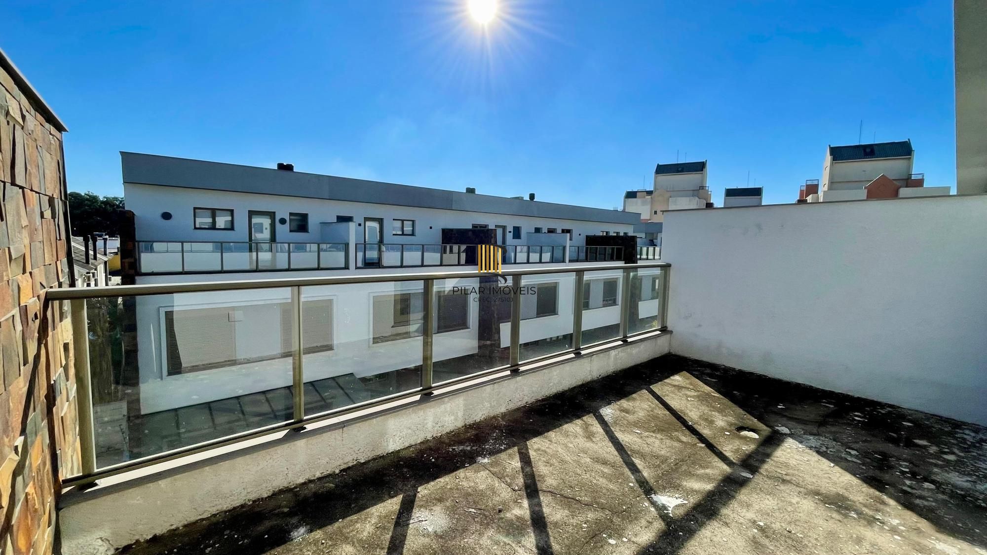 Casa em Condomínio com Terraço e Lazer Completo
