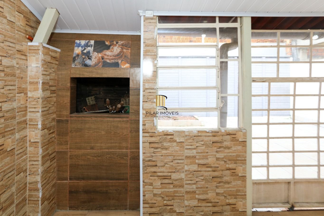 Casa aconchegante em condomínio com 2 dormitórios, no condomínio no Bairro Igara Canoas
