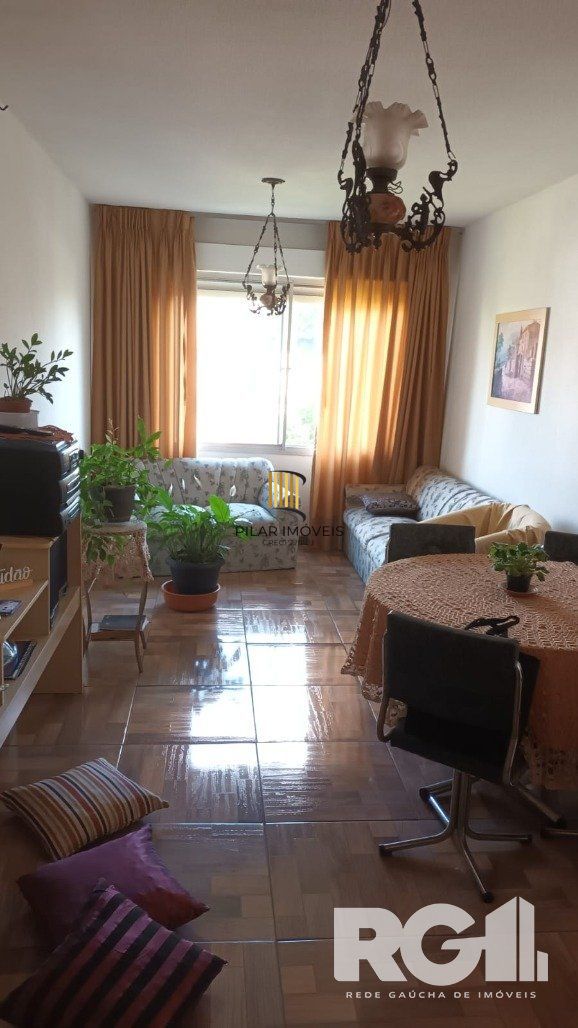 Apartamento com sacada 2 dorm na Avenida Engenheiro Francisco Rodolfo Simch - Sarandi - Pilar Imóveis