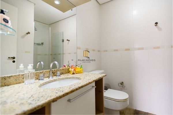 Apartamento reformado 3 dormitórios com vista aberta no Mont Serrat