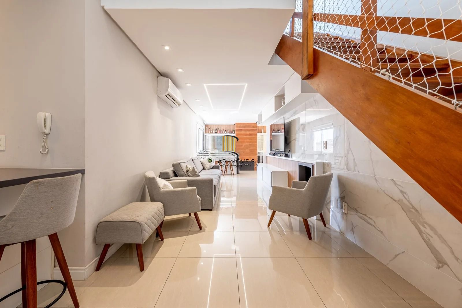 Apto Garden Duplex com 160m², 3 quartos, 1 suíte, 2 vagas, no bairro Rio Branco