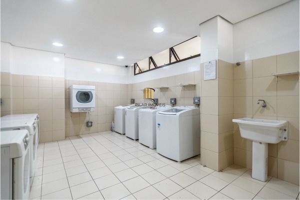 Apartamento reformado 3 dormitórios com vista aberta no Mont Serrat