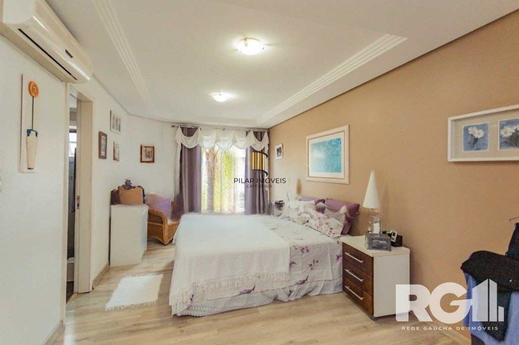 Casa de Condomínio 5 dormitórios no bairro Sarandi