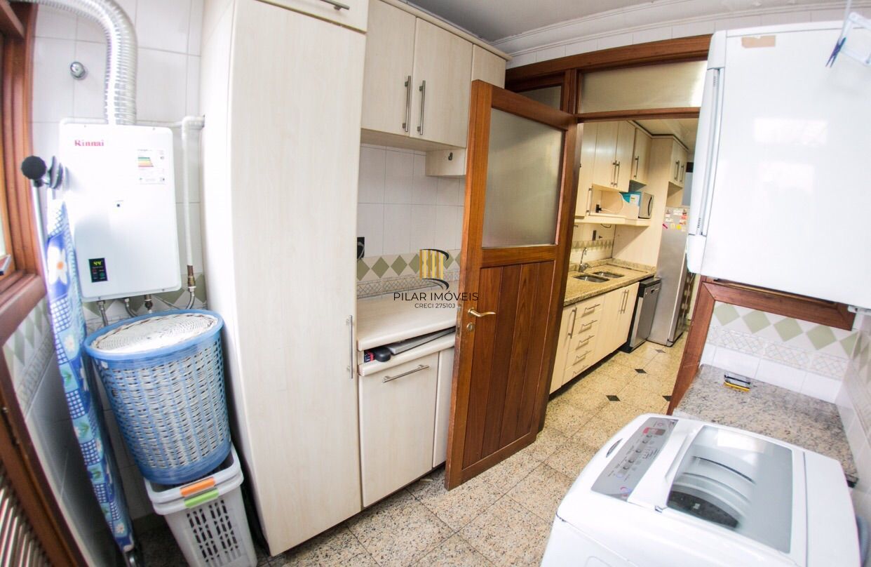 Casa de Condomínio 6 dormitórios no bairro Três Figueiras