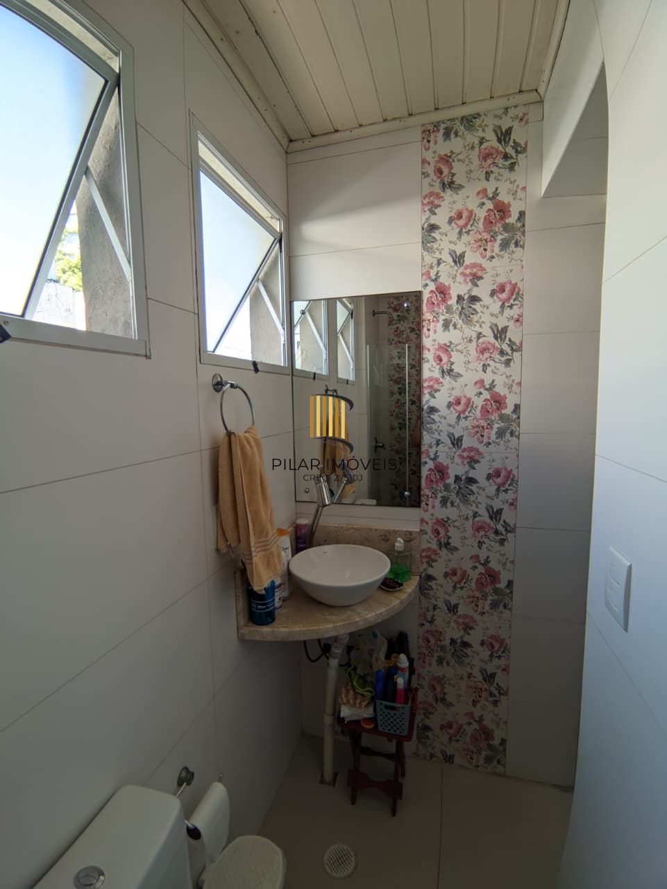 Casa com 3  Dormitórios, sacada e churrasqueira, no Bairro São João