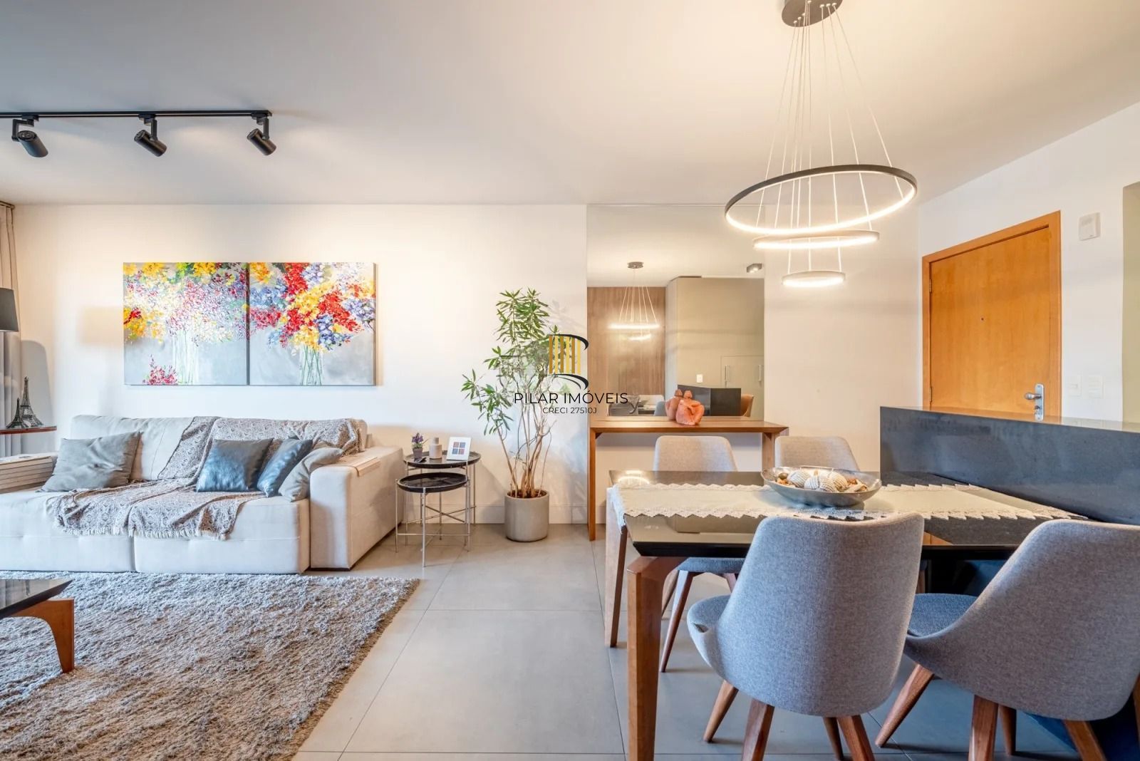 Apartamento Garden com 178m², 3 quartos, 1 suíte, 2 vagas, no bairro Chácara Das Pedras