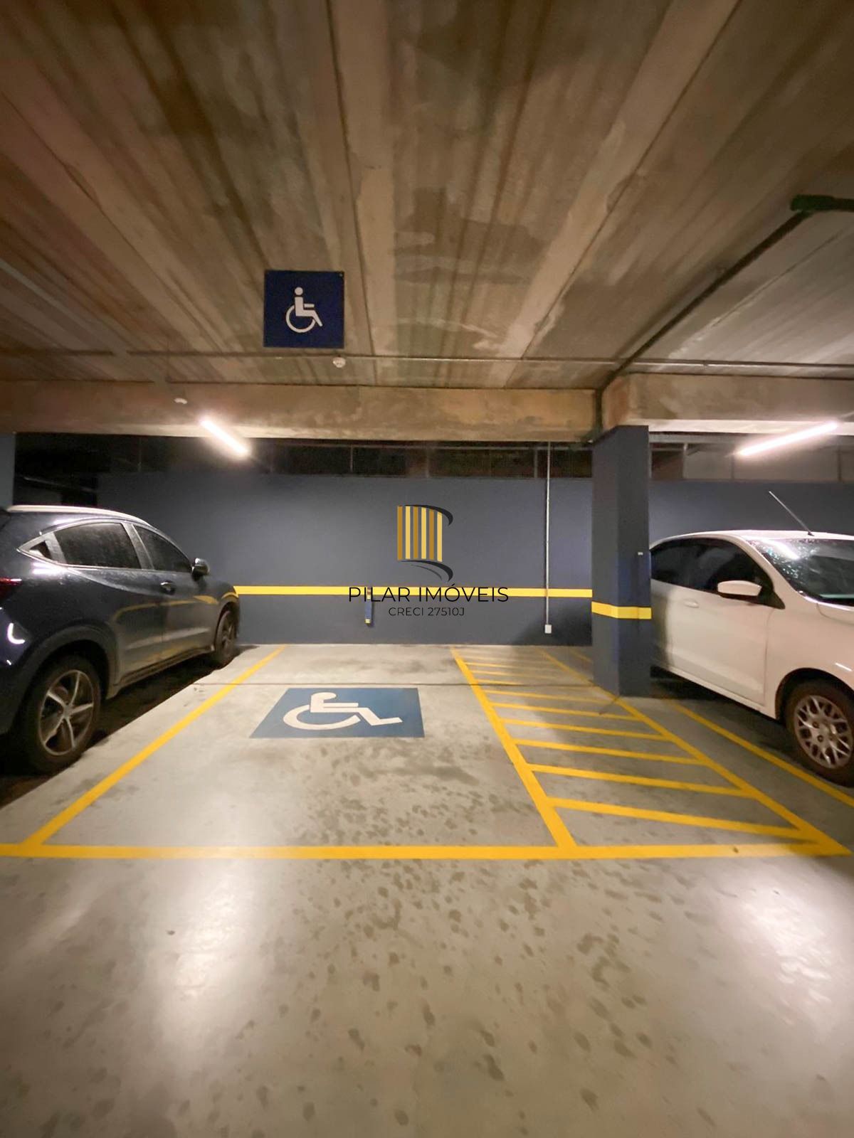 Apartamento semimobiliado, andar alto, com vista perene – Jardim Lindóia