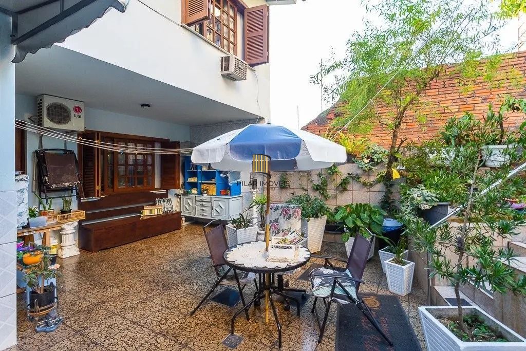 Casa espaçosa com 6 dormitórios e vista incrível no Cristo Redentor