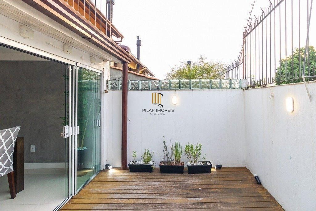 Casa em condomínio com 4 quartos, 2 suítes e 2 vagas à - Jardim Sabara