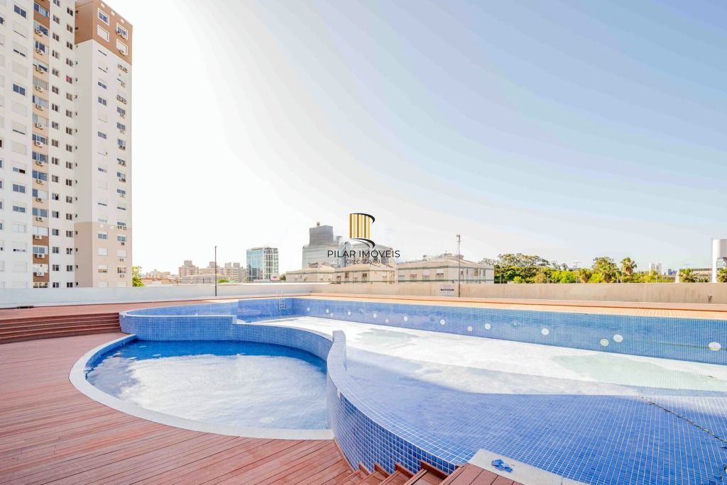 Apartamento semi-mobiliado com suíte e infraestrutura completa