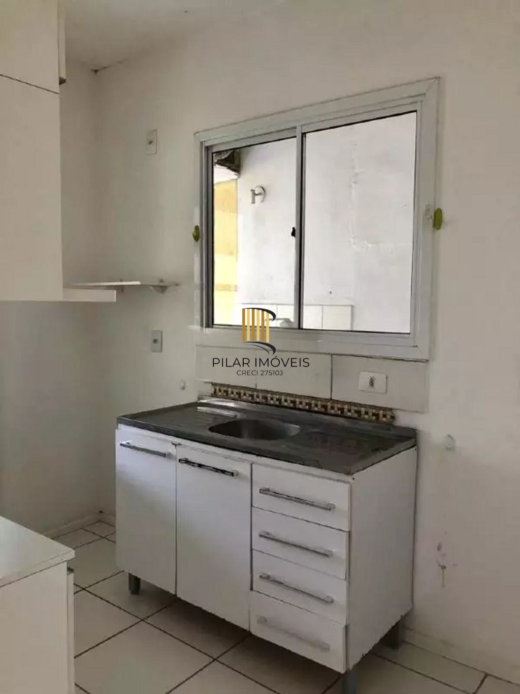 Casa em Condomínio com 2 dormitórios, suíte e 2 vagas, infraestrutura completa.