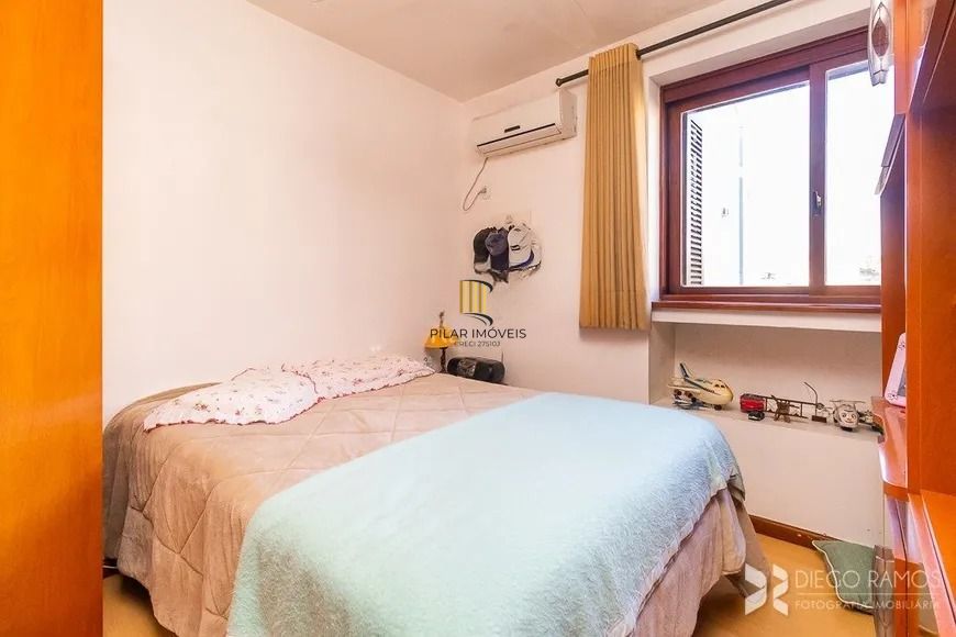 Cobertura de 3 dormitórios, sendo 1 suíte, e 2 vagas no bairro Santa Cecilia.