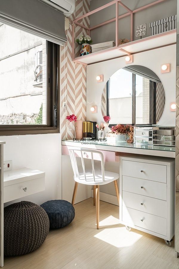 Apartamento de 3 dormitórios com 1 suíte, semimobiliado.