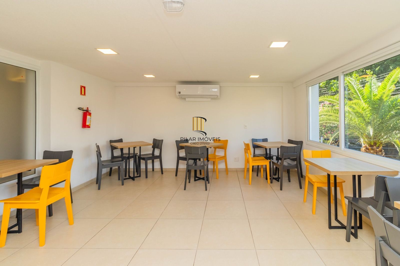 Apartamento 2 dormitórios no bairro Passo da Areia